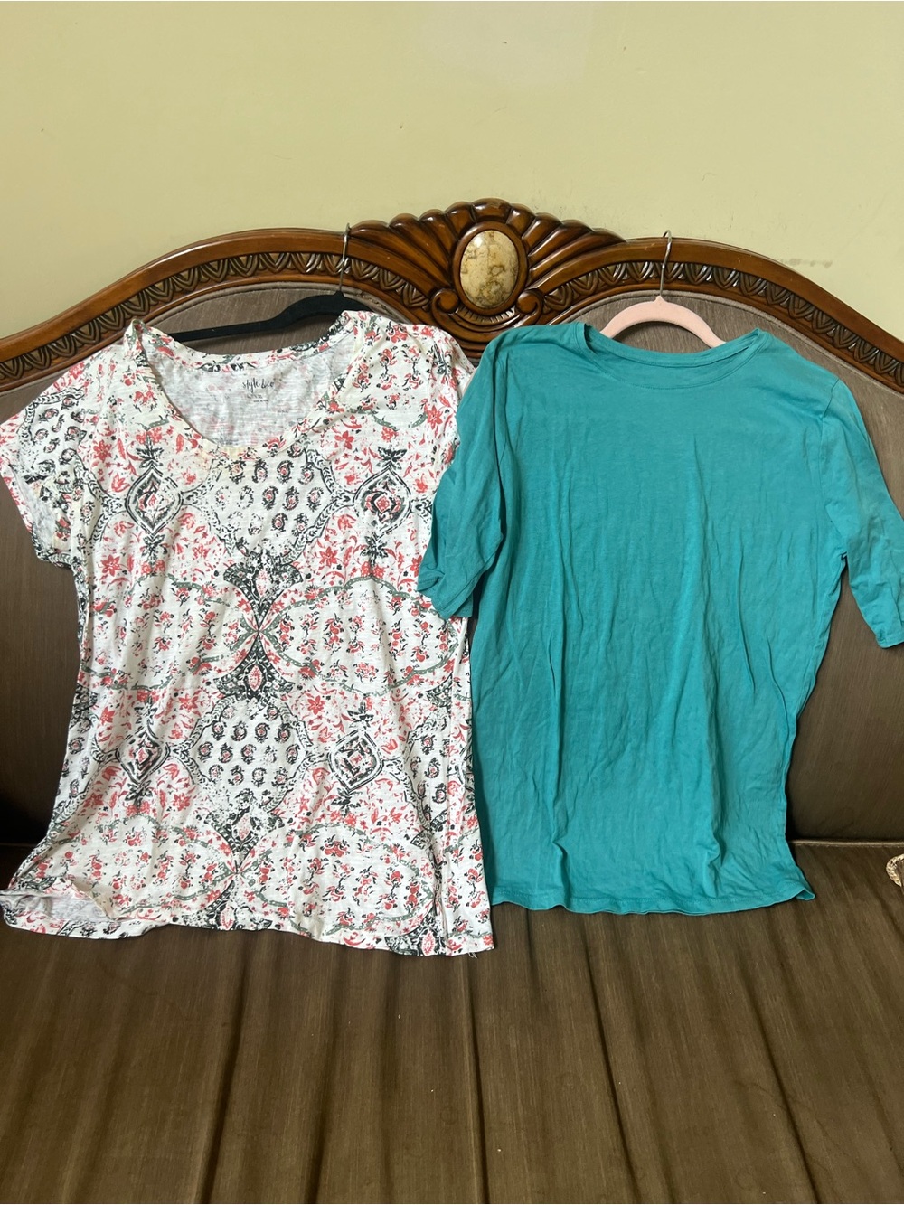 Two Style & Co. & Teal Short Sleeve Crewneck Tees
